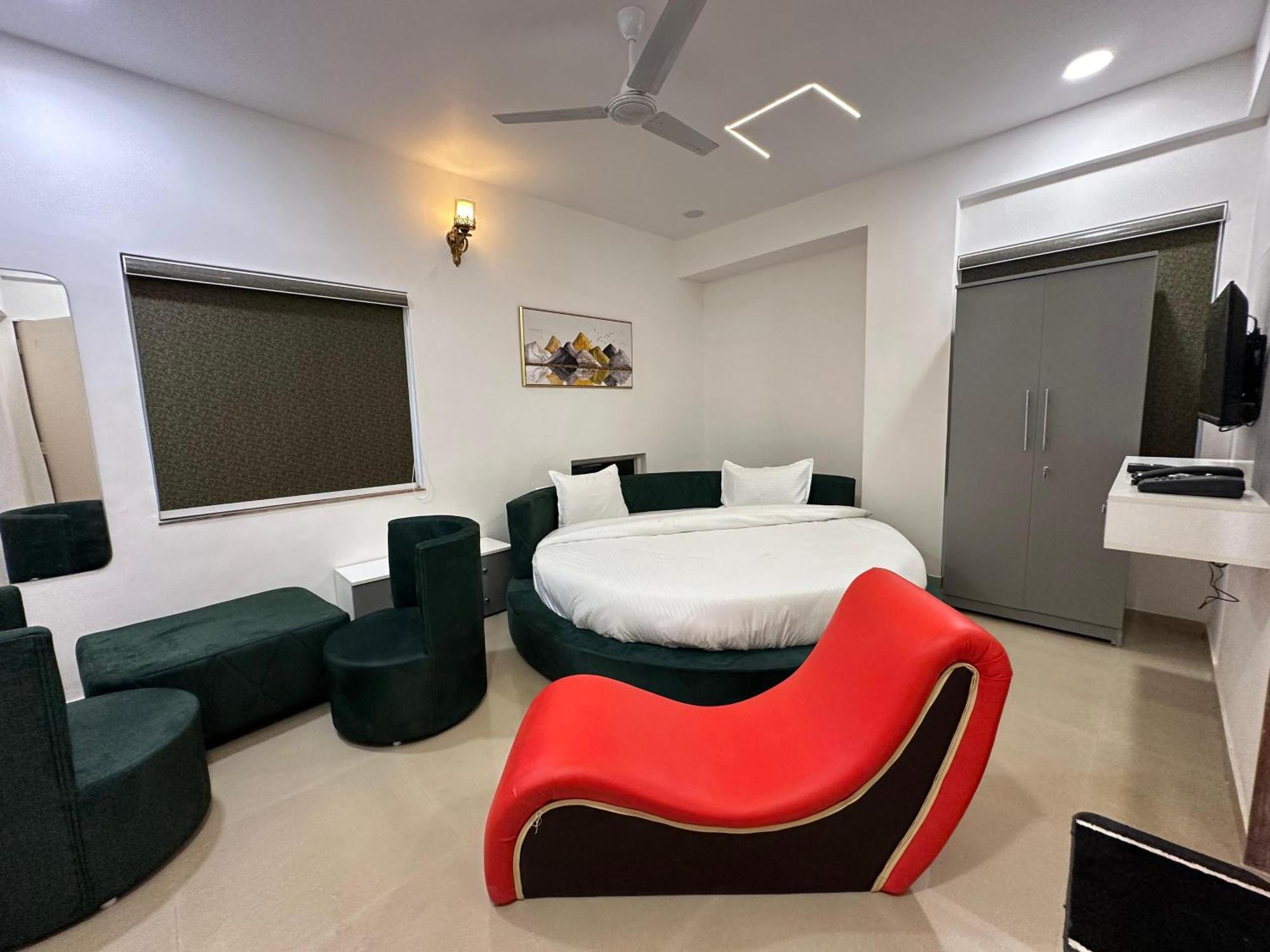 Hotel O The Leela Inn ปูเน่ ภายนอก รูปภาพ